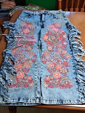 Oh Denim  M Flare Jeans with Pink & Coral Embroidery and Fringe Inseam 27" Nwot